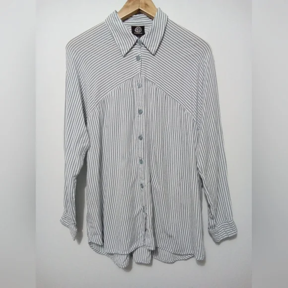 Bobeau Gray & White Vertical Stripe Button-Down Blouse Shirt Size L - Picture 1 of 10